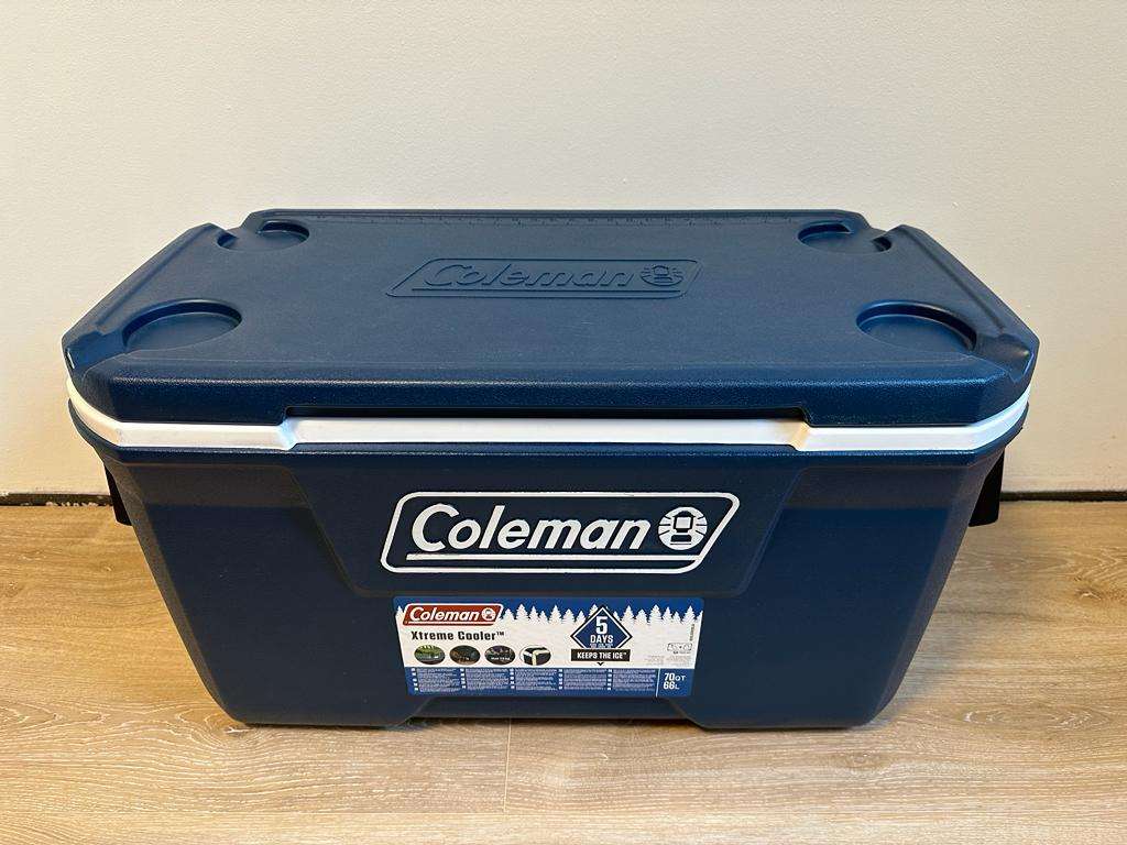 Coleman Xtreme 70Qt Kühlbox blau/weiß