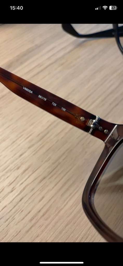 Valentino Sonnenbrille Damen, € 180,- (4048 Großamberg (Gde.: Puchenau)) -  willhaben