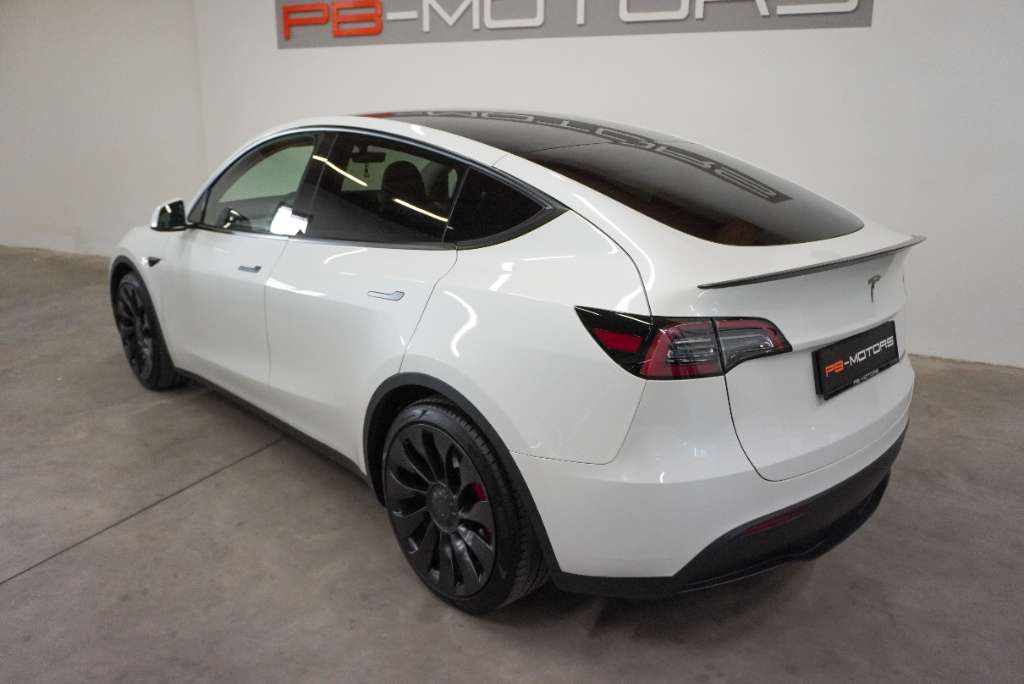 Tesla Model Y Performance AWD 21 SUV / Geländewagen, 2022, 35.000 km, €  52.990,- - willhaben