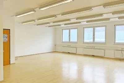 3-Zimmer-Gewerbeimmobilie mieten in Sankt Pölten Land – 82 m², € 800 – Bild 2 von 7
