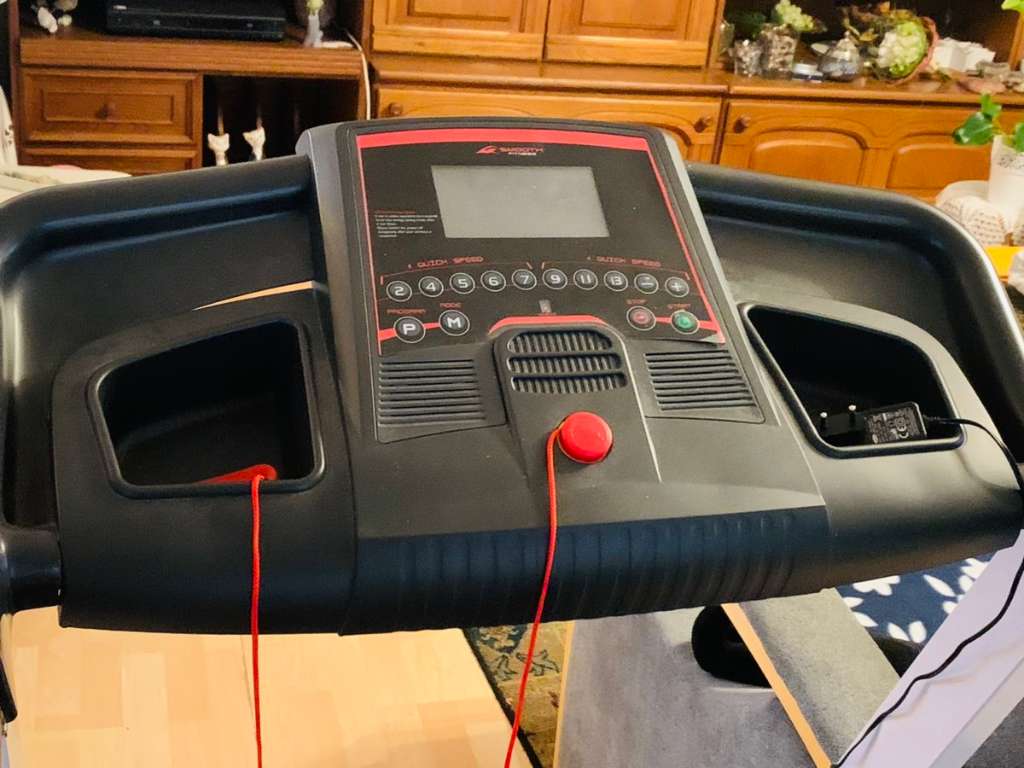  Smooth Fitness 5.15e Treadmill
