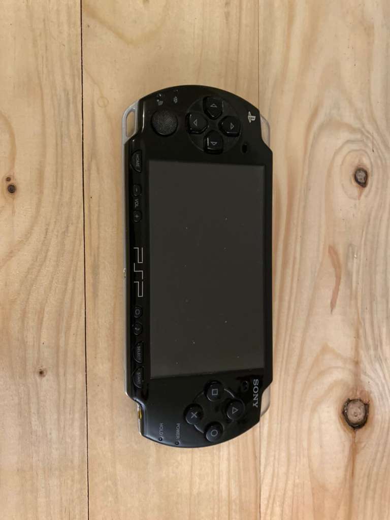 PSP ohne Akku inklusive FIFA 10, € 10,- (8010 Andritz) - willhaben