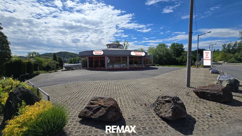 Flexible Gewerbefläche in Spielfeld - 330 m² Halle, 700 m² Freifläche, teilbar und bestens sichtbar - Ansicht 2
