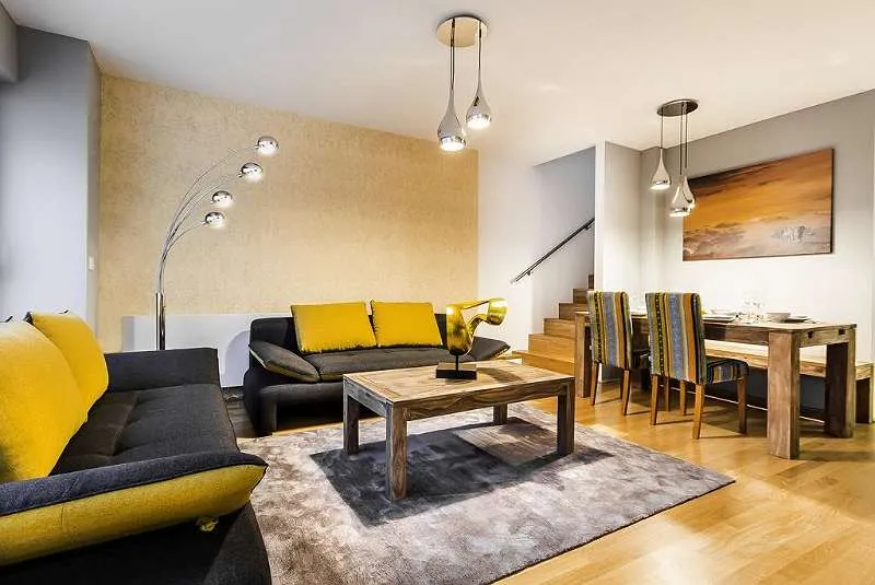 Serviced Apartment 4 Zimmer - Dachgeschosswohnung mit Terrasse - Widok 2