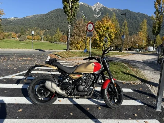 Royal Enfield Guerrilla 450