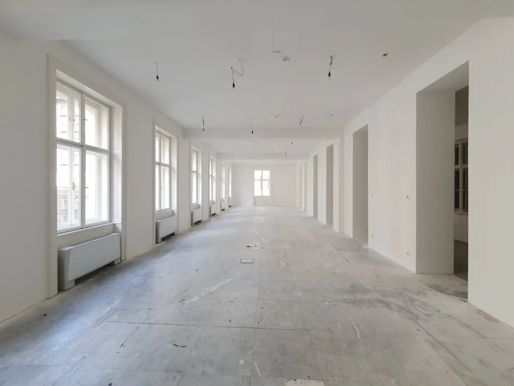 ERSTBEZUG - Repräsentatives Büro in der Rathausstraße mit kleiner Terrasse zum Innenhof ausgerichtet, Wien