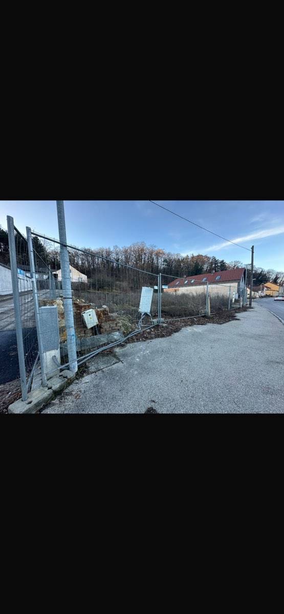 Grundstück mit genehmigtem Bauprojekt für 4 Reihenhäuser in Unterradlberg zu verkaufen, Unterradlberg