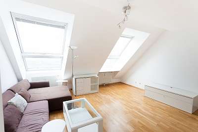 U1 Alte Donau, UNO City - helle Dachgeschosswohnung