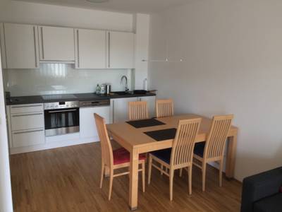 MODERNE VOLLMÖBLIERTE WOHNUNG MIT BALKON