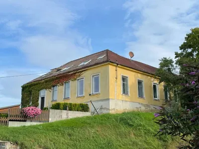 10-Zimmer-Haus kaufen in Korneuburg – 320 m², € 225.000 – Bild 2 von 17