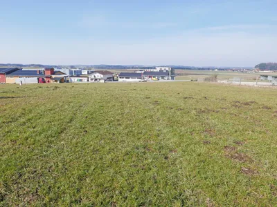 Immobilie mieten in Braunau am Inn – 7 500 m² – Bild 2 von 4