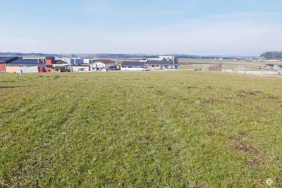 Immobilie mieten in Braunau am Inn – 7 500 m² – Bild 4 von 4