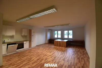 1-Zimmer-Gewerbeimmobilie mieten in Bruck an der Leitha – 52 m², € 787