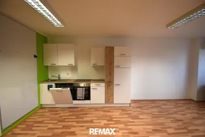 1-Zimmer-Gewerbeimmobilie mieten in Bruck an der Leitha – 52 m², € 787 – Bild 2 von 4