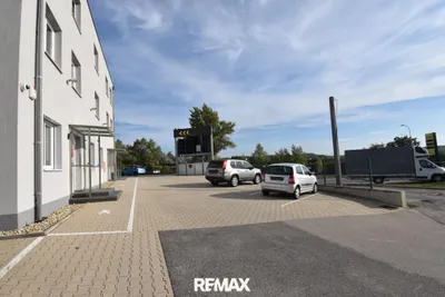 1-Zimmer-Gewerbeimmobilie mieten in Bruck an der Leitha – 52 m², € 787 – Bild 3 von 4