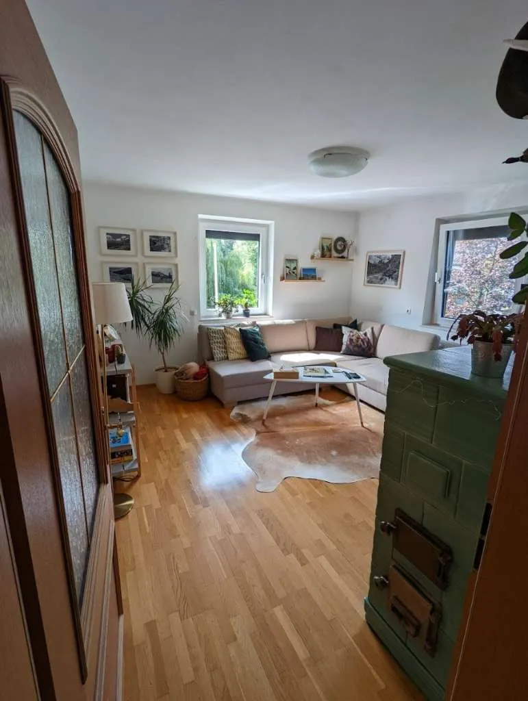 Helle Wohnung im Zentrum von Neuhofen/ Kr. mit Gartennutzung, Balkon u. 2 Stellplätze - Ansicht 2
