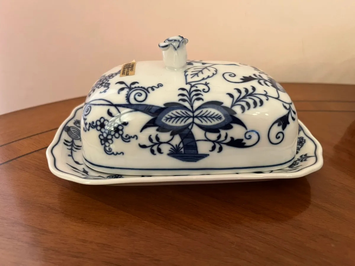 Zwiebelmuster Butterdose mit Deckel, € 45,- (2630 Ternitz)