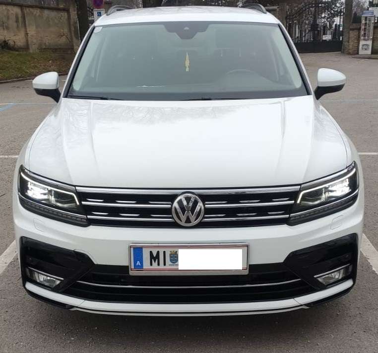 VW Tiguan 2,0 TDI SCR 4Motion Comfortline R-LINE DSG LED AHK KERAMIK Kamera TOP Zustand! SUV ...