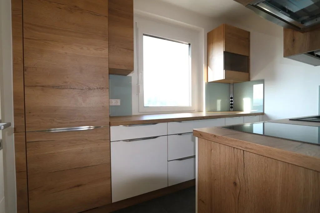 TOP-SANIERT - Traumhafte 3-Zimmer-Wohnung mit Balkon im 6. Liftstock - Ansicht 3