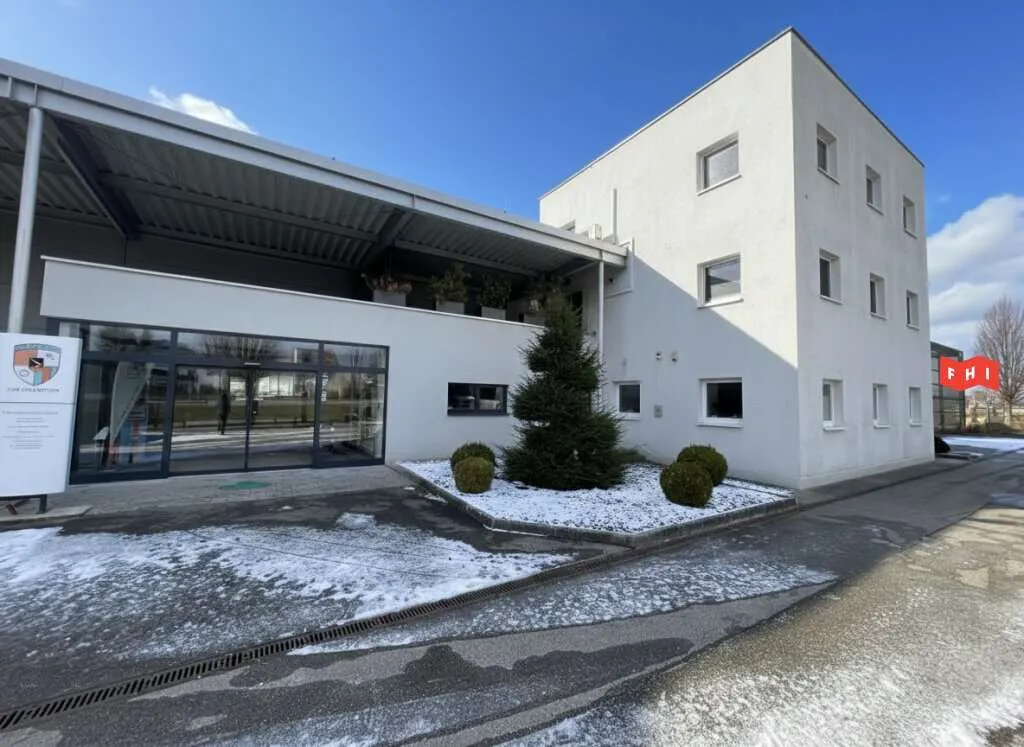 Edler Schauraum für PKW oder Motorradhandel inklusive Werkstatt und großer Lagerhalle - Ansicht 2