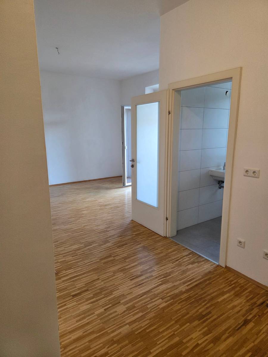 sonnige Wohnung ++ großer Balkon & Carport ++ - Ansicht 2