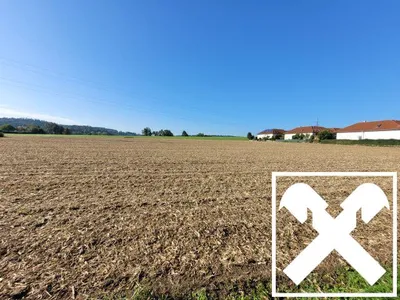 Grundstück kaufen in Linz Land – 9 815 m², € 2.560.000