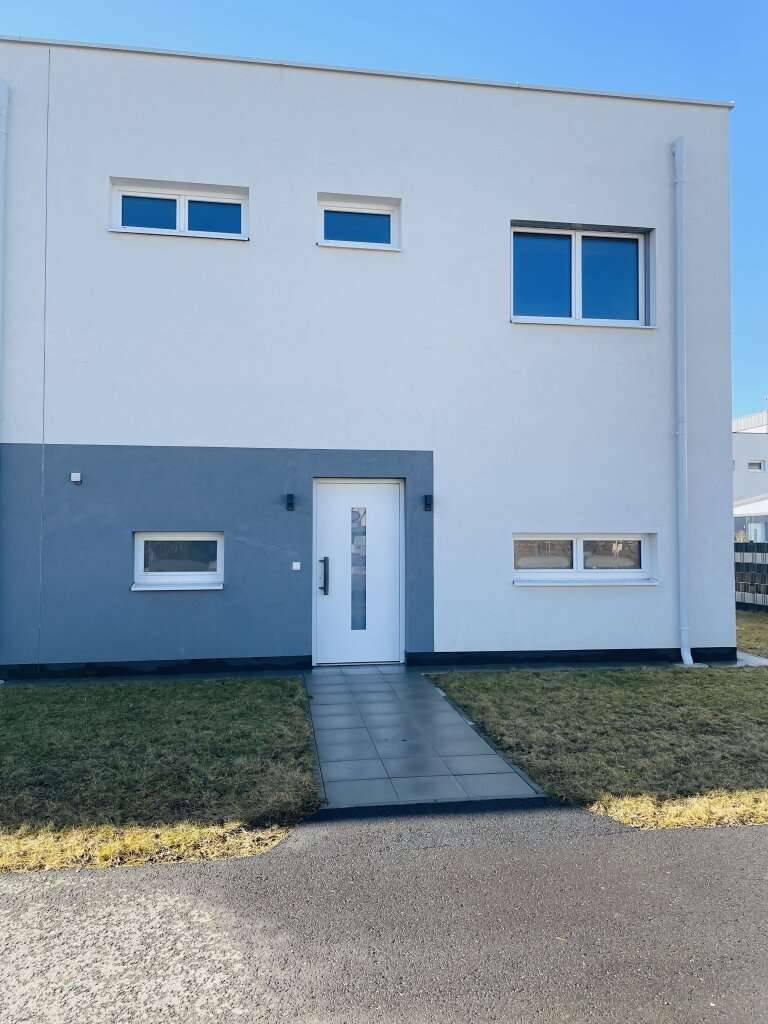 Knittelfeld - Landschach: Modernes Eck-Reihenhaus in familienfreundlicher Lage - Haus 3 - Ansicht 2