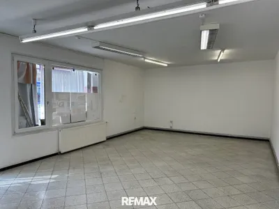 1-Zimmer-Gewerbeimmobilie mieten in Gmunden – 110 m², € 950 – Bild 4 von 6