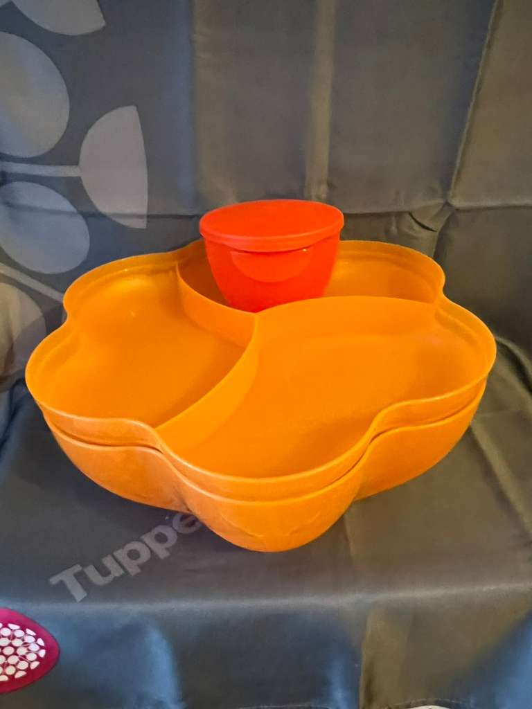 Tupperware popular Chip n Dip