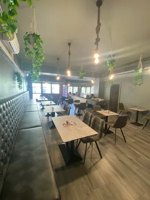 Gewerbeimmobilie mieten in Sankt Pölten – 128 m², € 2.052 – Bild 2 von 8