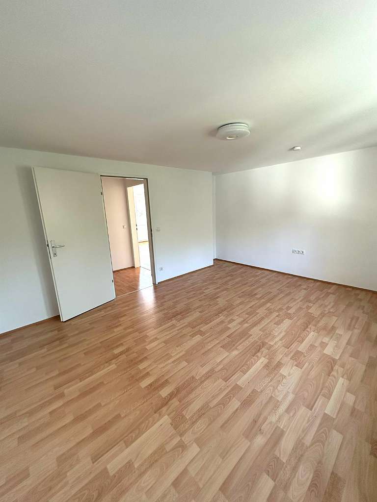 Ab sofort schöne outlet 2 Raum Wohnung mit Balkon