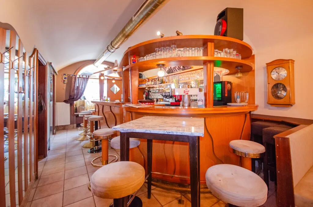 WOHN- UND GESCHÄFTSHAUS MIT GESCHICHTE, POTENTIAL UND BESTER ADRESSE AM HAUPTPLATZ VON SPITTAL AN DER DRAU! - Ansicht 2
