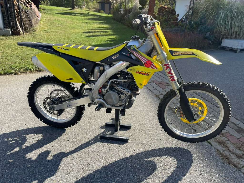 Suzuki RM 250 Motocross