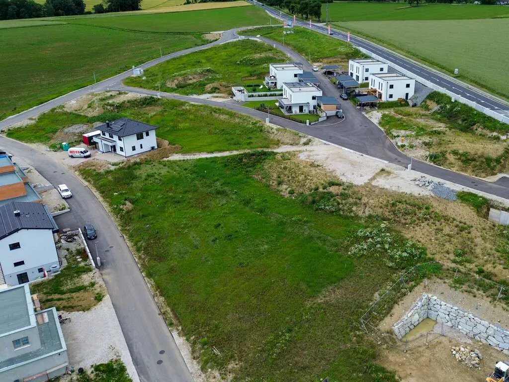 Sonniges 703 m² Baugrundstück in Toplage mit Weitblick in Kremsmünster - Ansicht 2