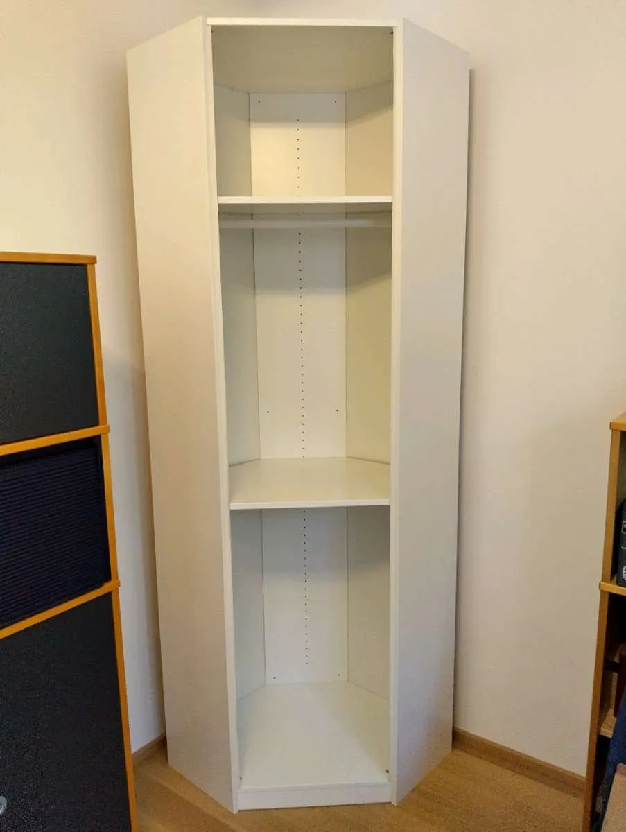 IKEA PAX Korpus Eckelement (altes Modell), weiß, 73x73x236cm, € 120,- (1230 Wien)