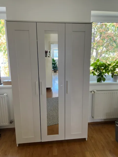 weißer Schrank Ikea mit Spiegel, € 15,- (1090 Wien)