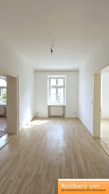 UNBEFRISTETE ALTBAUWOHNUNG IN DER WASSERGASSE – Bild 3