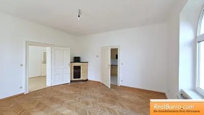 UNBEFRISTETE ALTBAUWOHNUNG IN DER WASSERGASSE – Bild 2