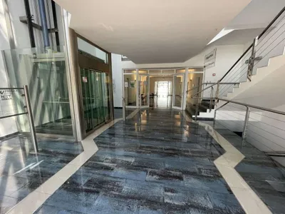 10-Zimmer-Gewerbeimmobilie mieten in Baden – 369 m², € 5.280 – Bild 2 von 14