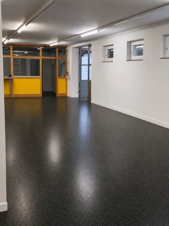Beheizte Lager-/ Produktionsfläche mit Büro & LKW-Zufahrt - Ansicht 2