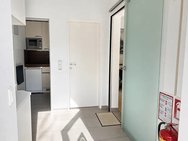 TOP AUSGESTATTETE BÜROPLÄTZE - PROVISIONSFREI! - View 2