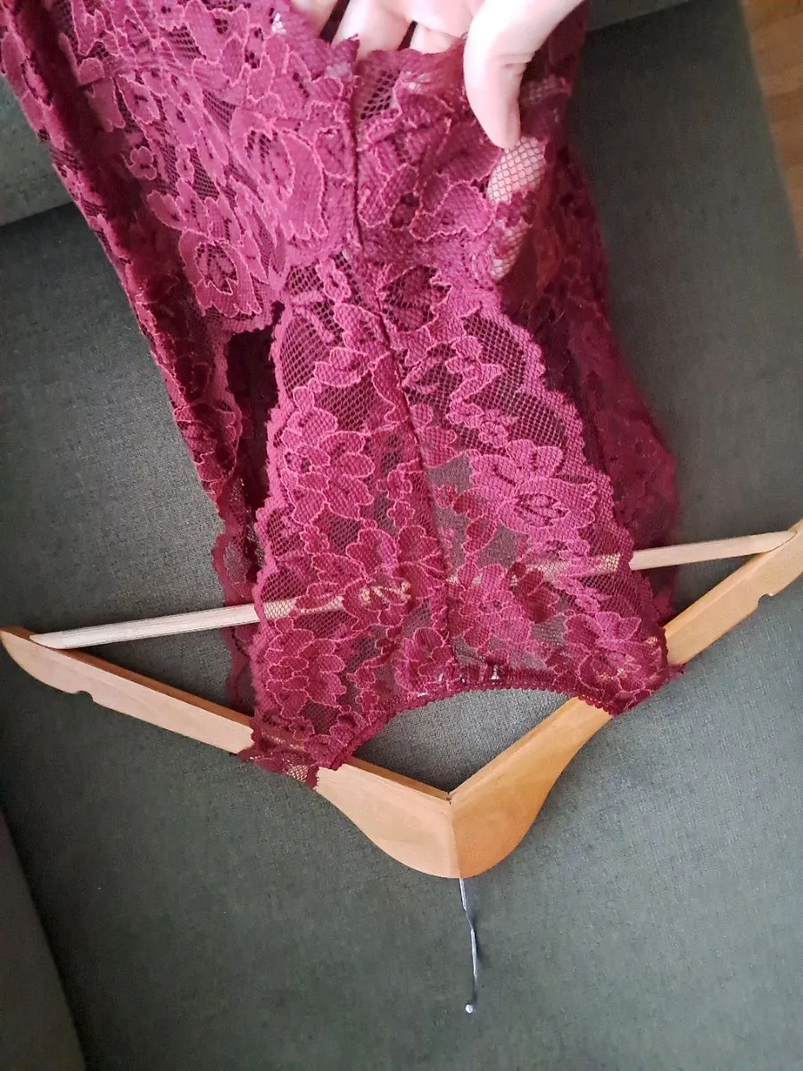 Neglisge Traumhaftes Spitzen-Negligee / Nachtkleid Weinrot / Bordeaux Gr. S bis ...