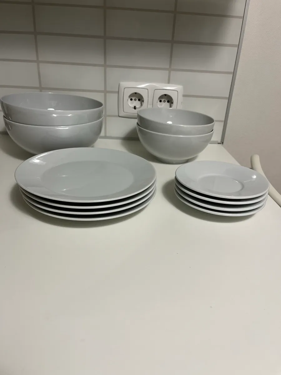 Geschirr von Ikea 365, € 20,- (1150 Wien)