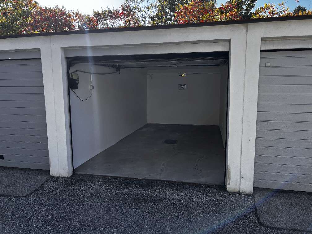 Garage hot zu vermieten