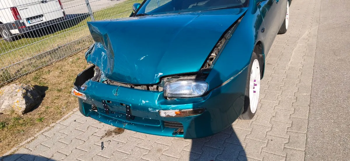 Mazda 323 1994 photo 3
