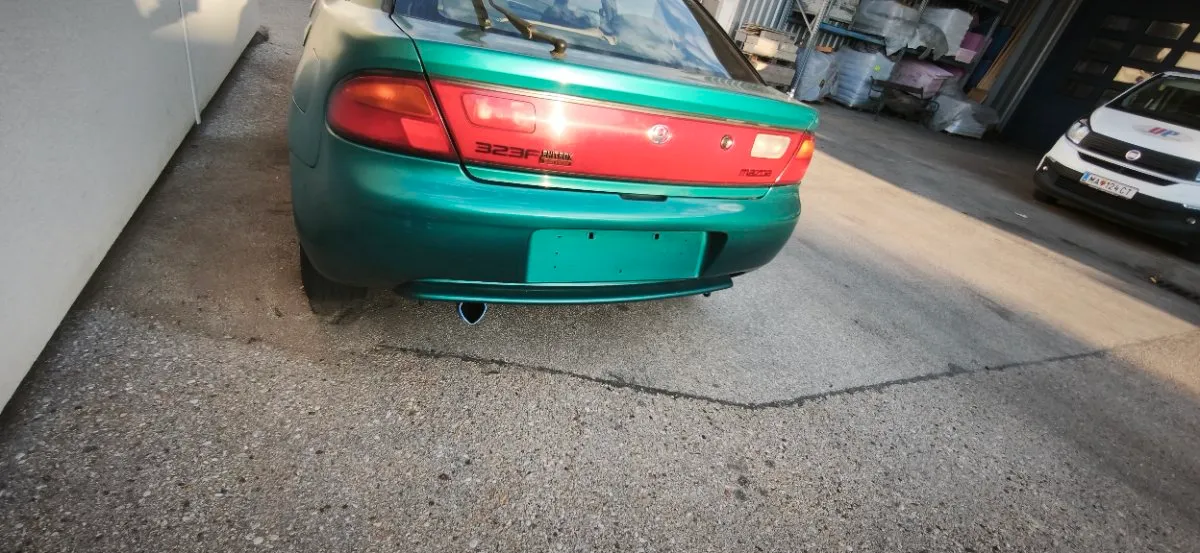 Mazda 323