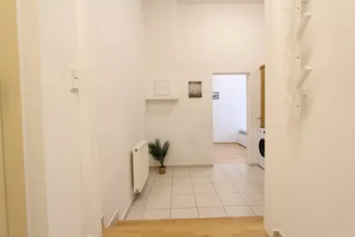 Kurzzeitvermietung! Schön möblierte 2-Zimmer-Wohnung in absoluter Bestlage! – Bild 2