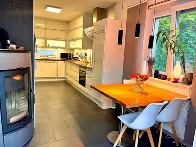 4-Zimmer-Haus mieten in Graz – 180 m², € 1.999 – Bild 2 von 19