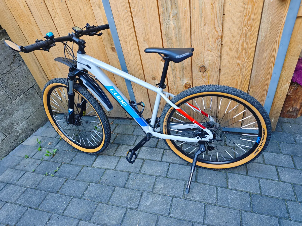 fahrradsattel werbung Prostata, Bequem Fahrrad Sattel mit Halterung, Einstellbare Breite 21.9-24.6cm & Nasenloser Design, Mountainbikesättel für Mountainbike fahrrad-und-helm POC Cytal MIPS Helm Farbe:AUDI Felgen Silber (Original)