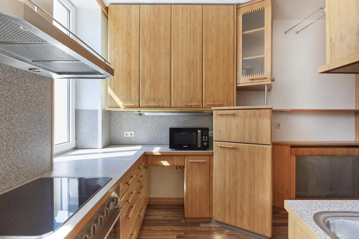 Stilvolle 4 Zimmer-Altbauwohnung mit Charme in Linz! - Widok 3